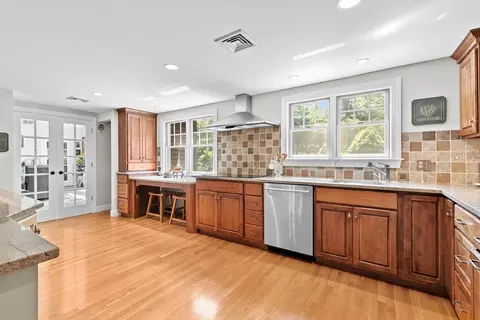 22 Marcus Rd, Sharon, MA 02067 photo 2