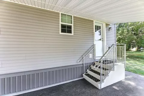 9 Riverview Cir, Brimfield, MA 01010 photo 5