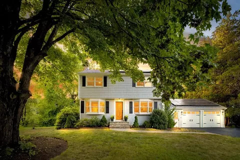 13 Norma Rd, Bedford, MA 01730