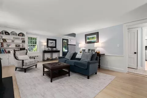 4 Arnold Rd, Wellesley, MA 02481 photo 5