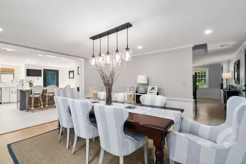 4 Arnold Rd, Wellesley, MA 02481 photo 11