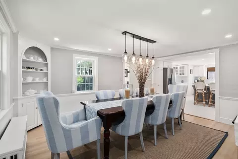 4 Arnold Rd, Wellesley, MA 02481 photo 12