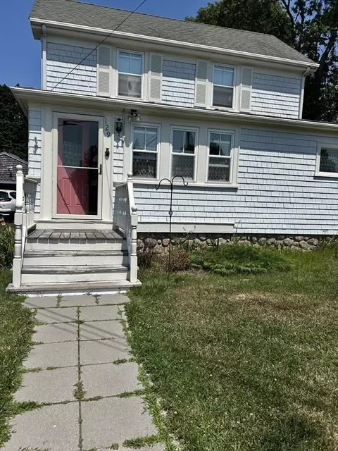 129 Rockland St, Dartmouth, MA 02748