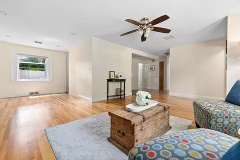 27 May St, Marblehead, MA 01945 photo 13