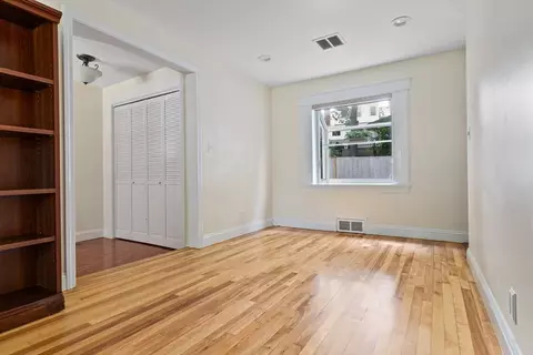 27 May St, Marblehead, MA 01945 photo 14