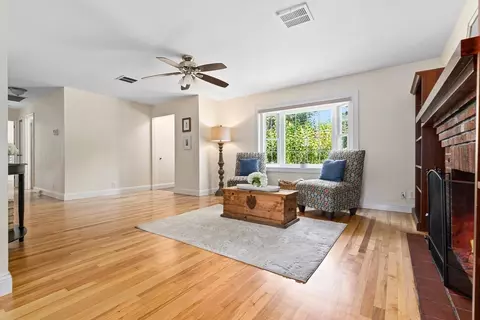 27 May St, Marblehead, MA 01945 photo 7