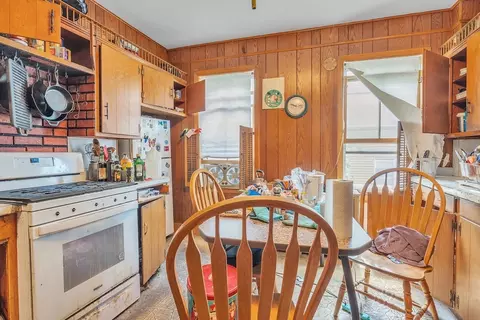 35 Stanton St, Worcester, MA 01605 photo 4