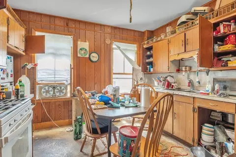 35 Stanton St, Worcester, MA 01605 photo 3