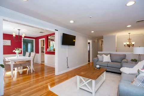 7 Foliage Dr, Walpole, MA 02081 photo 6