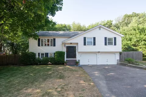 7 Foliage Dr, Walpole, MA 02081 photo 2