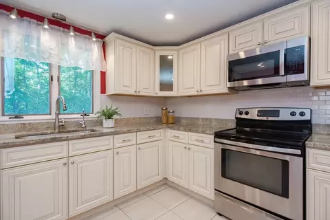 7 Foliage Dr, Walpole, MA 02081 photo 11