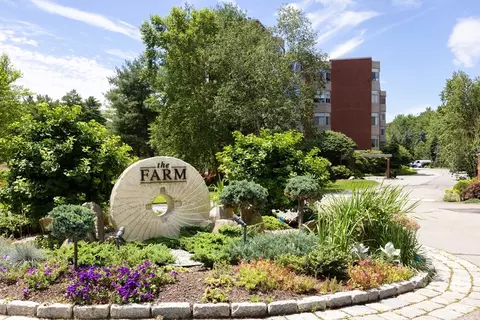 99 Florence #40-5A, Chestnut Hill, MA 02467