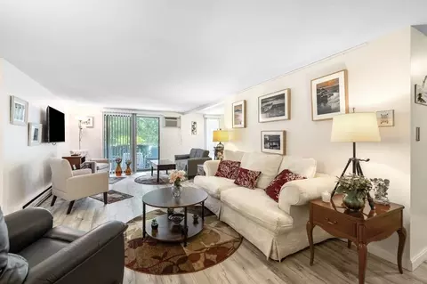 432 Old Chatham Rd #105, Dennis, MA 02660