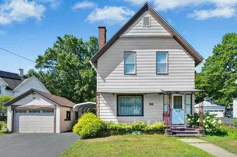 96 Lake Ave, Worcester, MA 01604