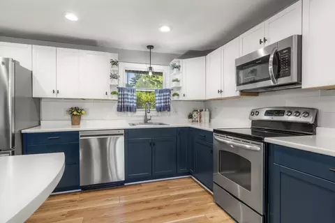 89 Sully Rd, Raynham, MA 02767 photo 4