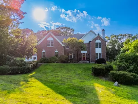 169 Pinecrest Rd, Holliston, MA 01746