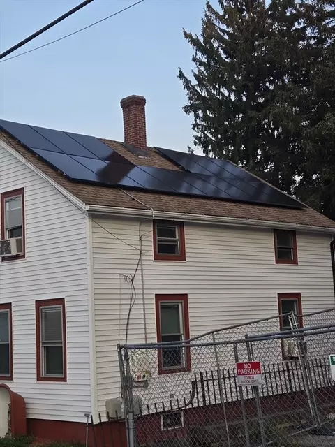 22 Pacific St, Central Falls, RI 02863