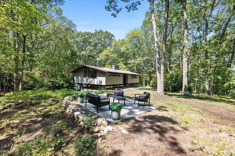 79 Autumn, Lincoln, MA 01773