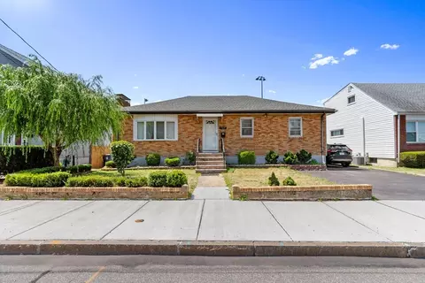 714 Washington Ave, Revere, MA 02151