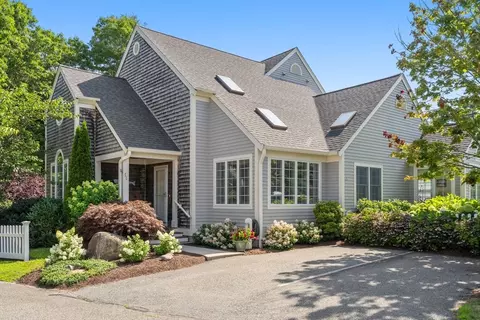 71 Blue Spruce Way #71, Mashpee, MA 02649