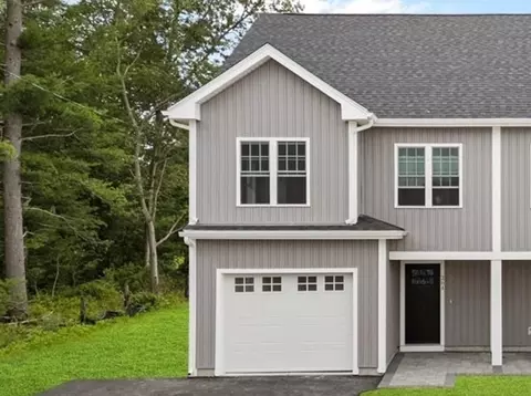 26 Maynard St UNIT A, Taunton, MA 02780