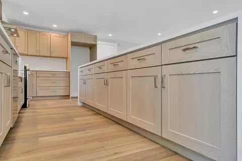 3 Exeter Rd, Beverly, MA 01915 photo 8