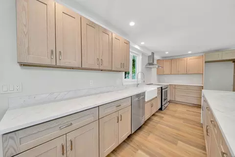 3 Exeter Rd, Beverly, MA 01915 photo 10