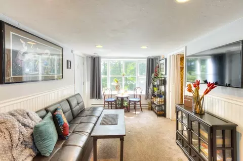 Living - 6 Stoneleigh Rd, Worcester, MA 01606 photo 6 of 6