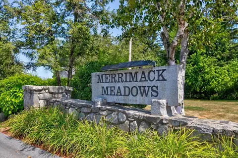 64 Merrimack Meadows Ln #64, Tewksbury, MA 01876
