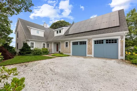 262 Sheep Pond Dr, Brewster, MA 02631