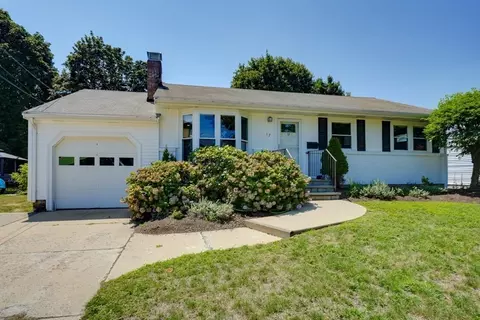 17 Pelham Rd, Waltham, MA 02453