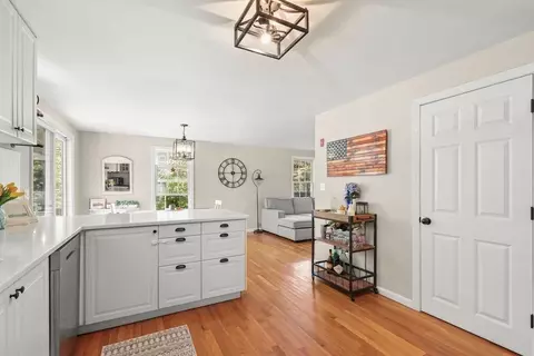 825 Cotuit, Mashpee, MA 02649 photo 7