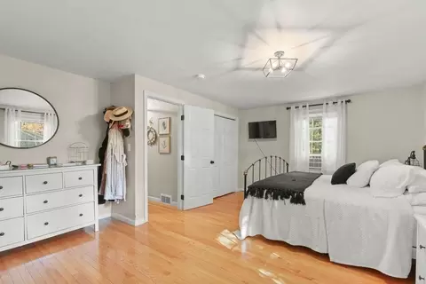 825 Cotuit, Mashpee, MA 02649 photo 14