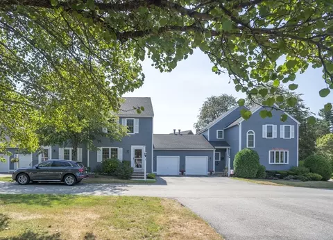 11 Whittier Meadows Dr #11, Amesbury, MA 01913