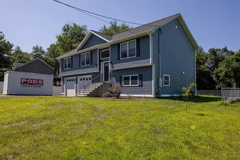 1184 School St, Webster, MA 01570