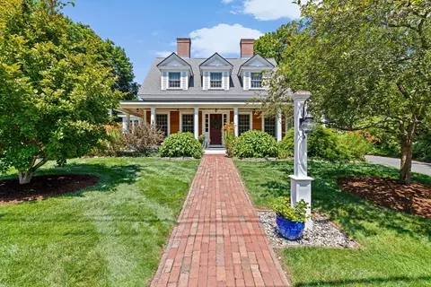 71 High St, Canton, MA 02021