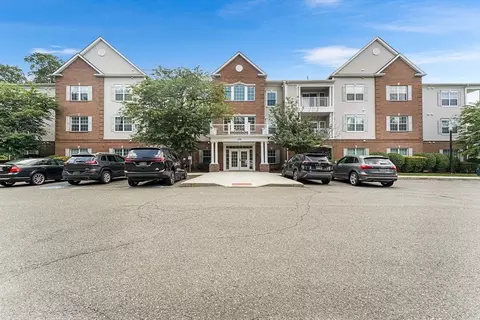170 Haverhill St #133, Andover, MA 01810