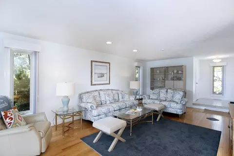 386 Mashpee Neck Rd, Mashpee, MA 02649 photo 6