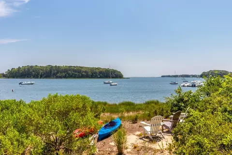 386 Mashpee Neck Rd, Mashpee, MA 02649 photo 3