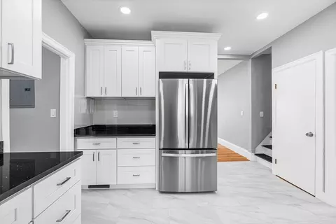 Entry Way - 22 Belmont Park, Everett, MA 02149 photo 3 of 3