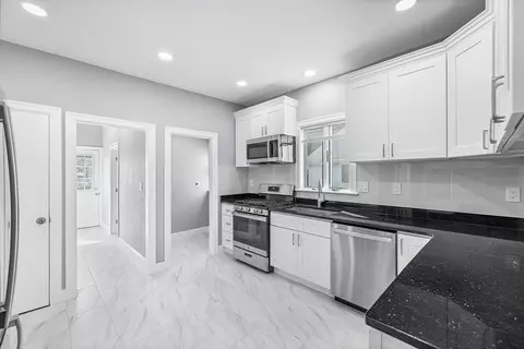 Entry Way - 22 Belmont Park, Everett, MA 02149 photo 2 of 3