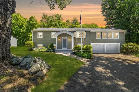 34 Maple St, Medway, MA 02053
