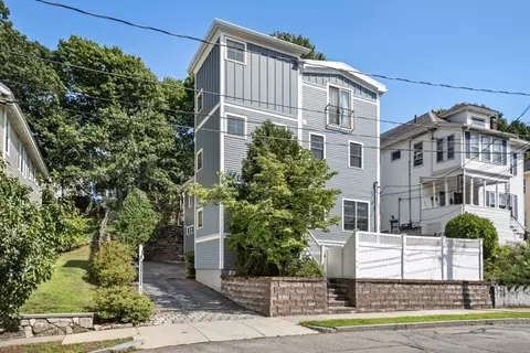18 Wilson Ave #18, Watertown, MA 02472