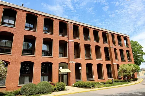 96 Old Colony Ave #313, Taunton, MA 02718