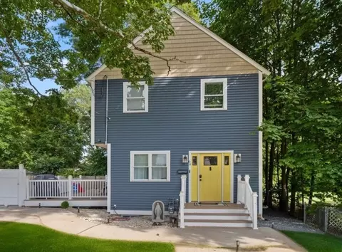 68 Liberty Sq, Rockland, MA 02370