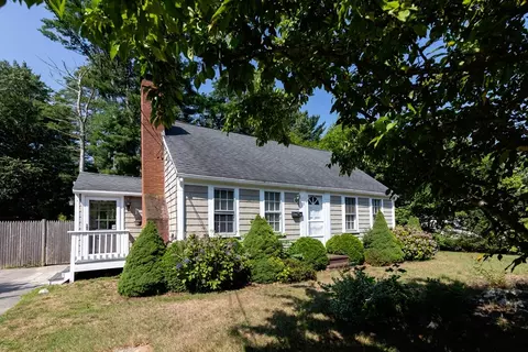 58 Pembroke St, Kingston, MA 02364