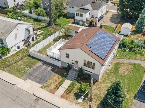 18 Overlea Ave, Chelsea, MA 02150