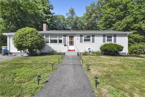 41 Cochato Park, Randolph, MA 02368