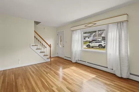 15 Springbrook Rd, Auburn, MA 01501 photo 2