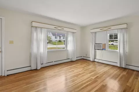 15 Springbrook Rd, Auburn, MA 01501 photo 3
